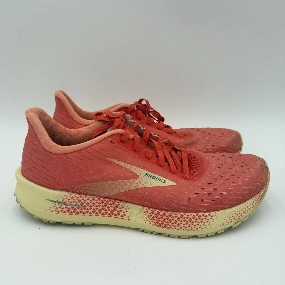 BROOKS Hyperion Tempo Women's Size 9.5 Coral‎ / Flan Running Shoes Athletic Gym